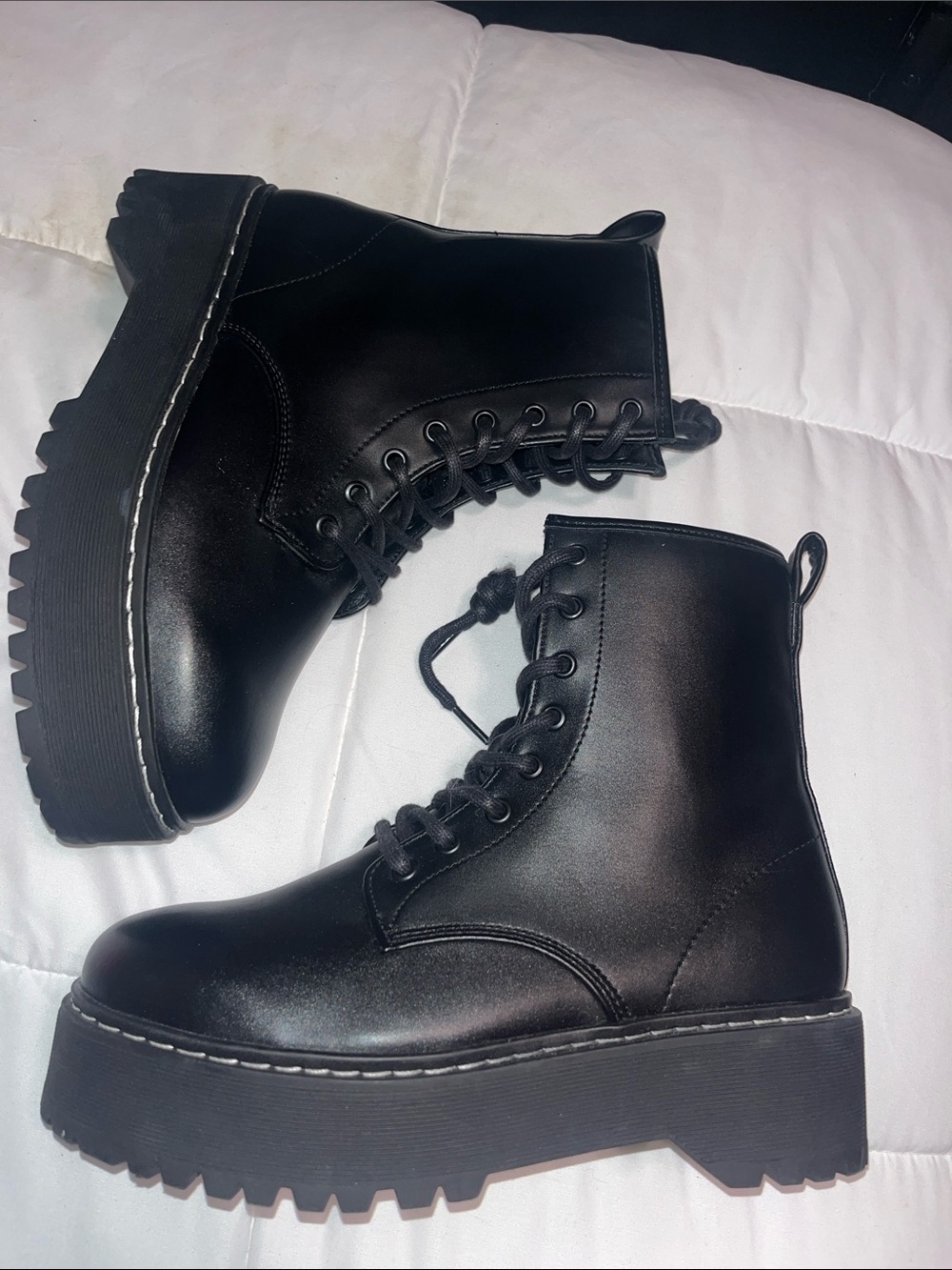 Women’s brand new without tags Steve Madden Black Platform Lace-Up Combat Boots